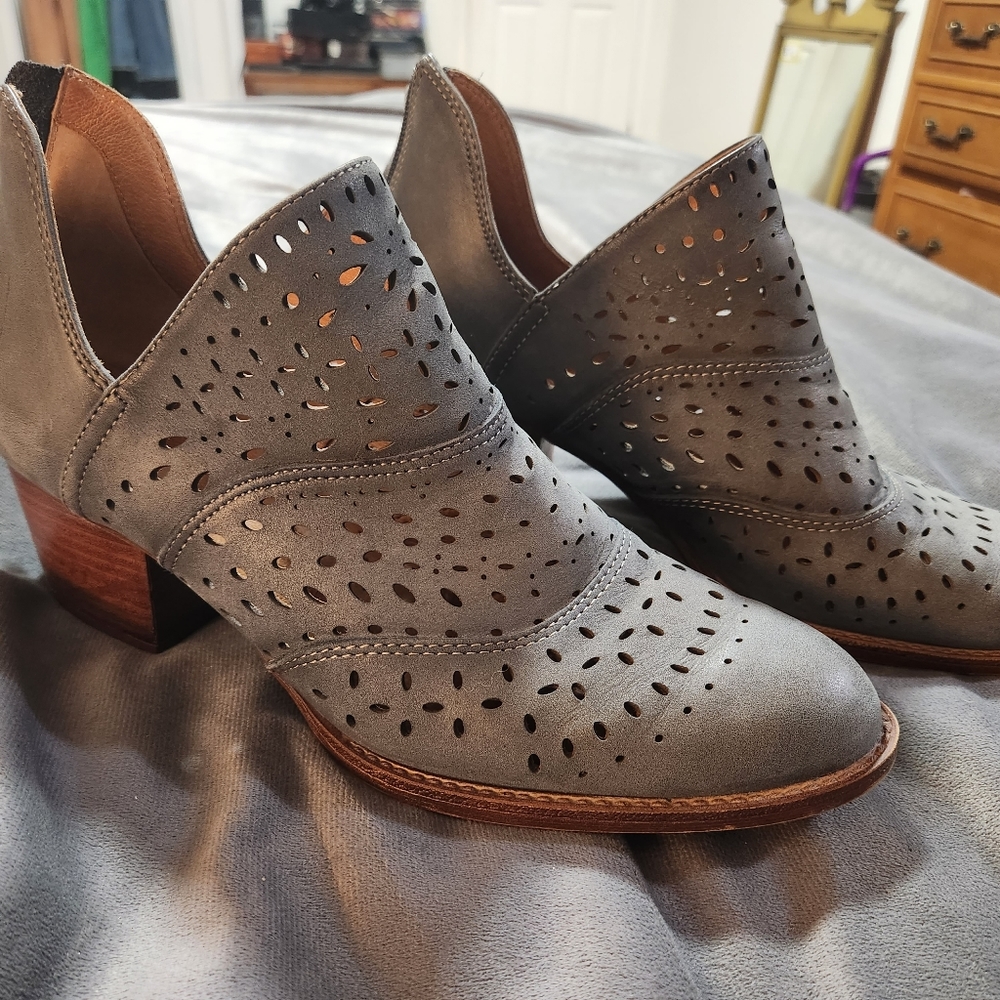 Sofft Leather Booties